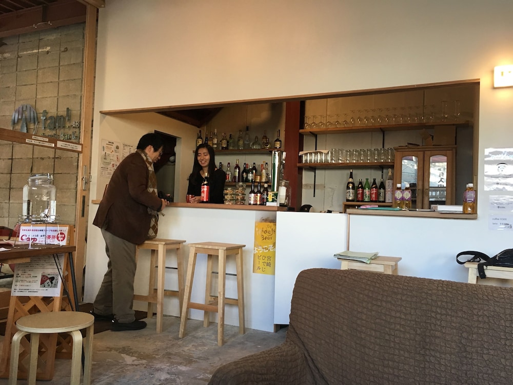 FAN! –ABURATSU- SPORTS BAR & HOSTEL 宮崎