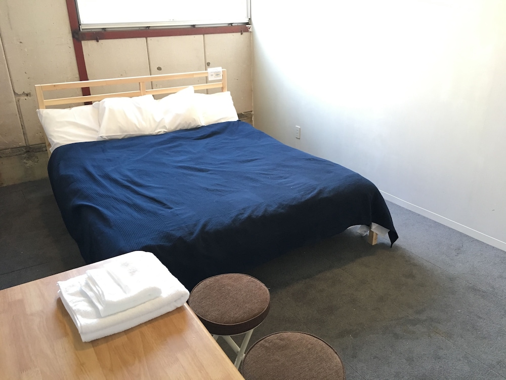 FAN! –ABURATSU- SPORTS BAR & HOSTEL 宮崎