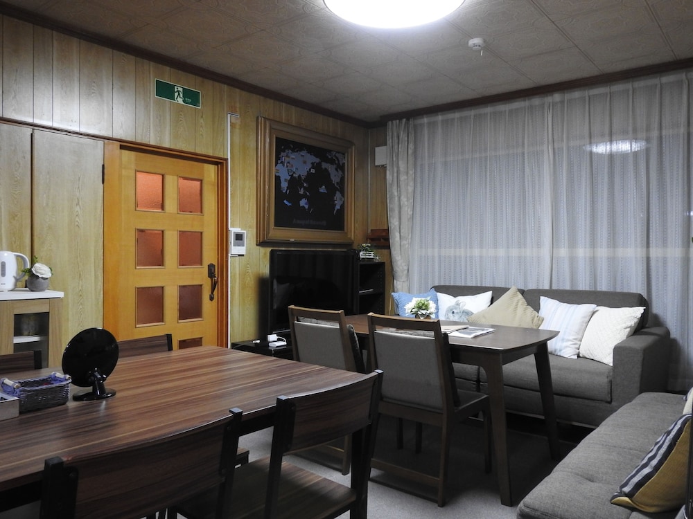 ASAHIKAWA BIG HOUSE 10 PEOPLE 旭川