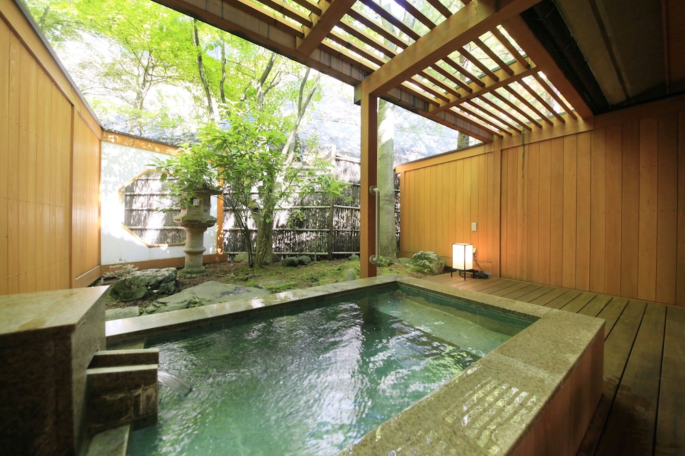 つなぎ温泉　四季亭 盛岡
