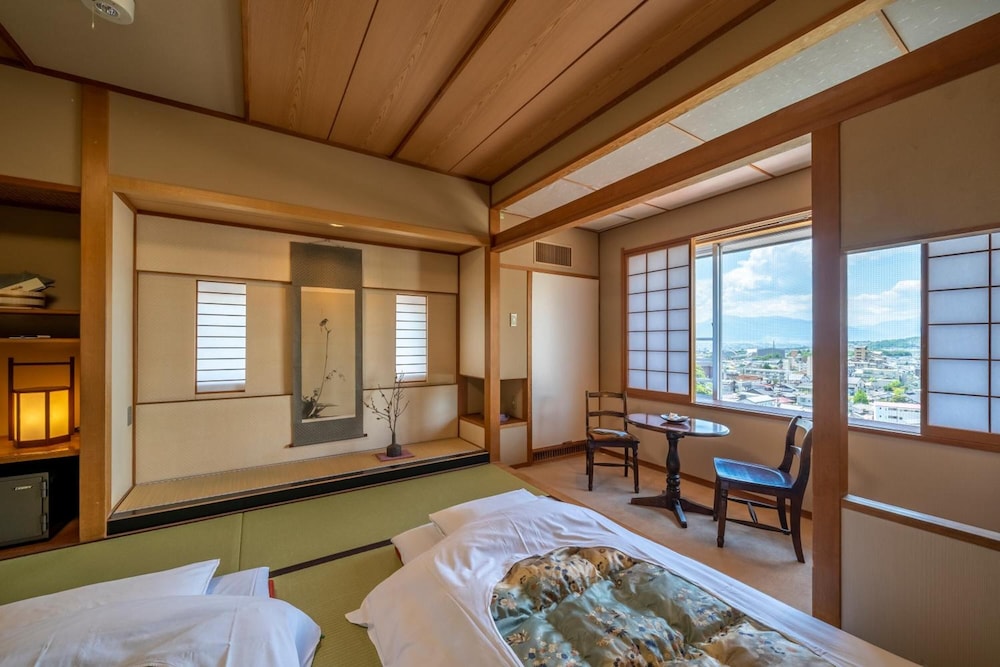 ONSEN HOTEL OMOTO 松本・軽井沢