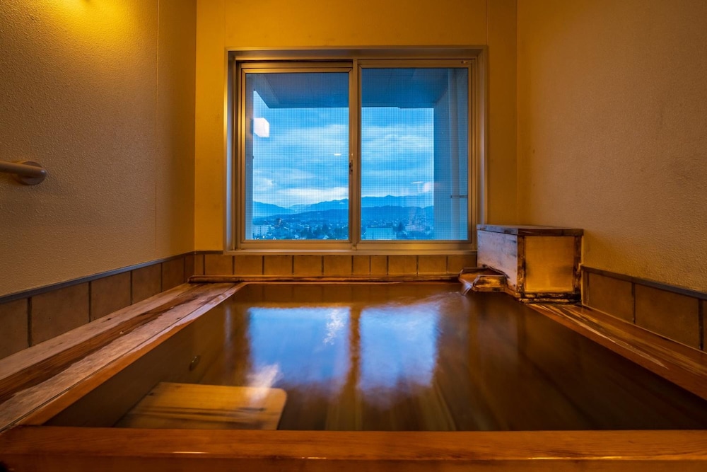 ONSEN HOTEL OMOTO 松本・軽井沢