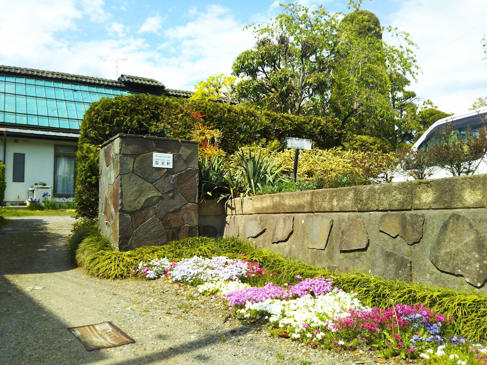 ゲストハウス「古民家の宿梨本軒」 松本・軽井沢