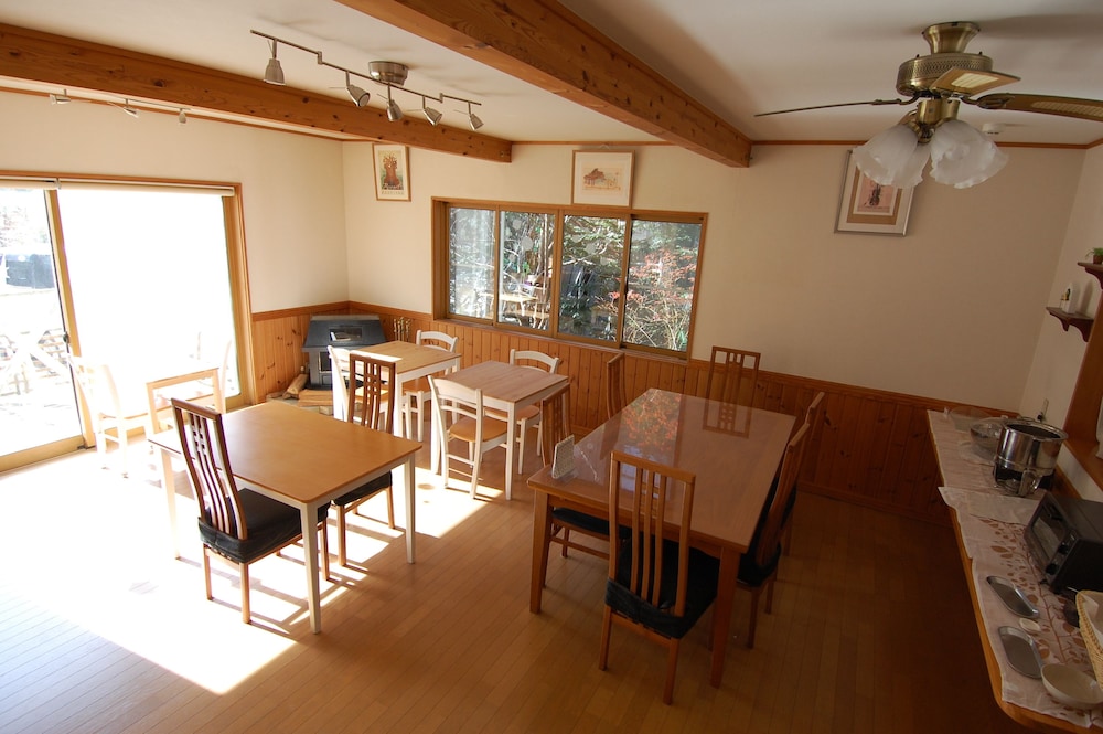ゲストハウスシャコンヌ軽井沢 松本・軽井沢