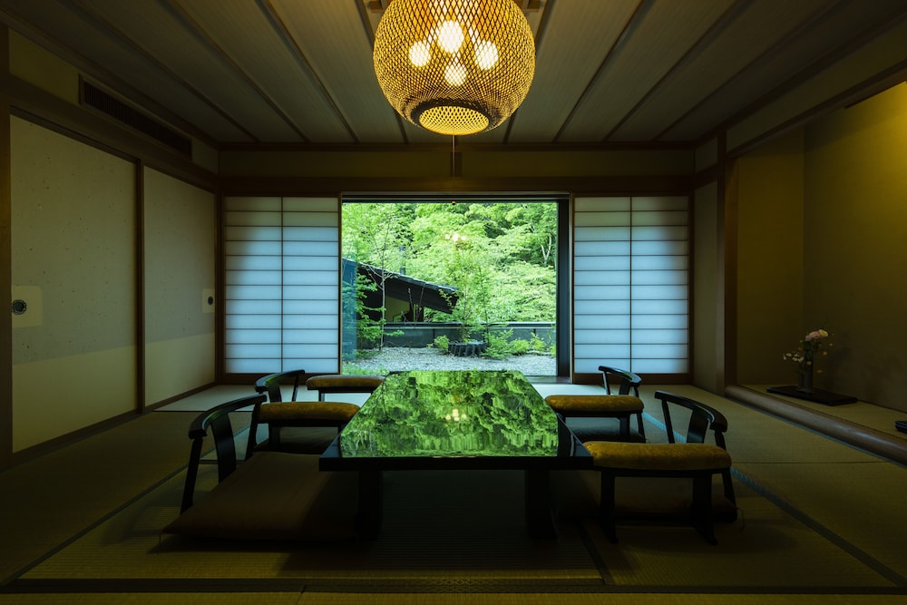 扉温泉明神館 松本・軽井沢