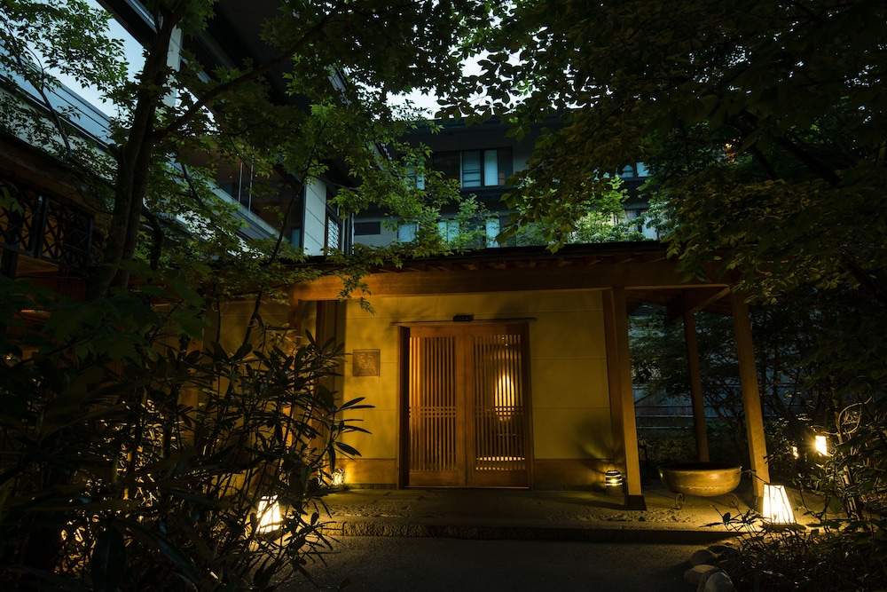 扉温泉明神館 松本・軽井沢