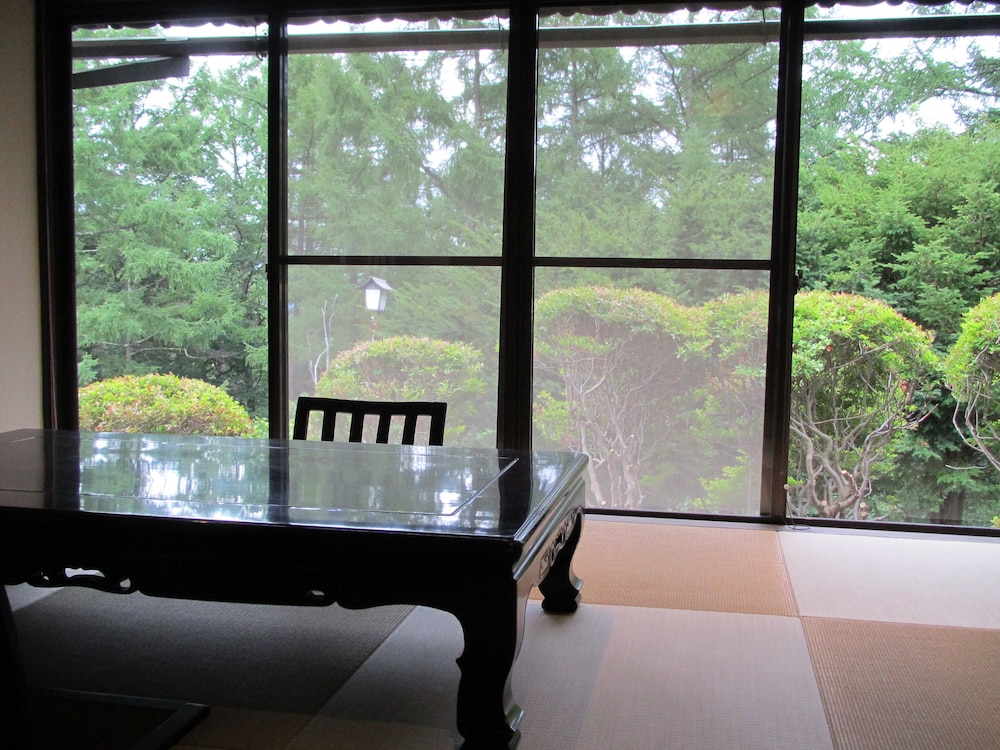 諏訪湖の森 四季亭 松本・軽井沢