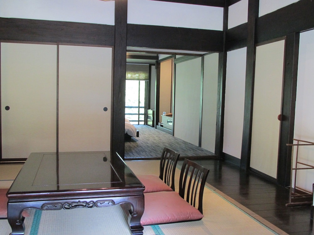 諏訪湖の森 四季亭 松本・軽井沢