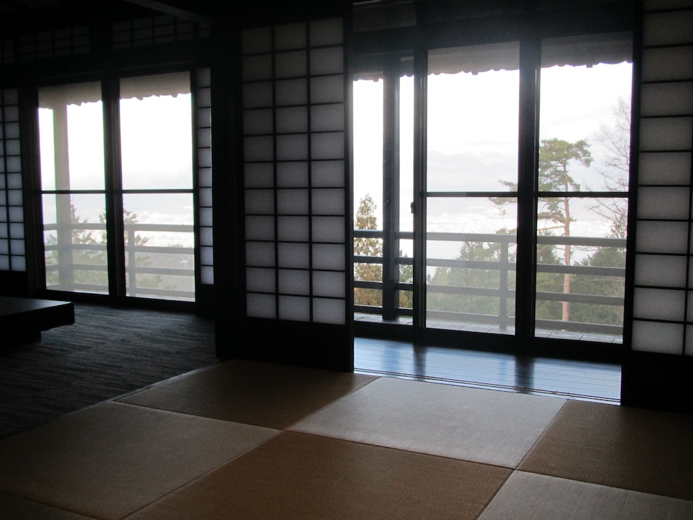 諏訪湖の森 四季亭 松本・軽井沢