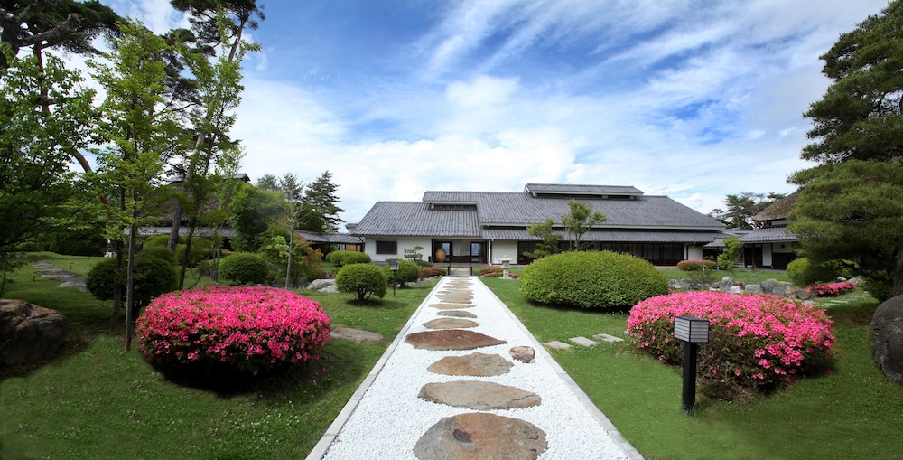 諏訪湖の森 四季亭 松本・軽井沢