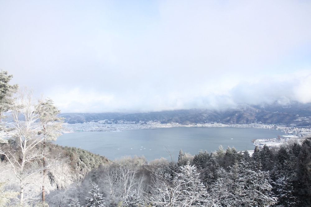 諏訪湖の森 四季亭 松本・軽井沢