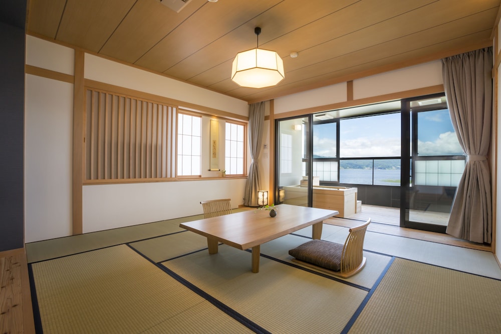 寛ぎの諏訪の湯宿 萃 SUI- 諏訪湖 松本・軽井沢