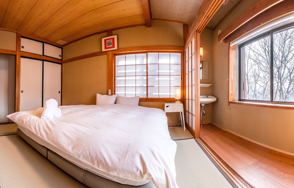 クマ ロッジ 松本・軽井沢