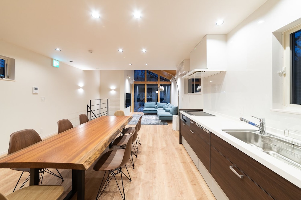 HAKUBA BLACK CRANE CHALET 松本・軽井沢