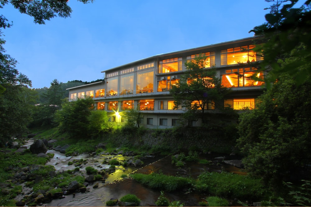 蓼科グランドホテル滝の湯 松本・軽井沢