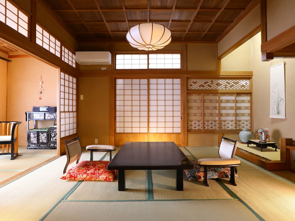 上林温泉　塵表閣　本店 松本・軽井沢