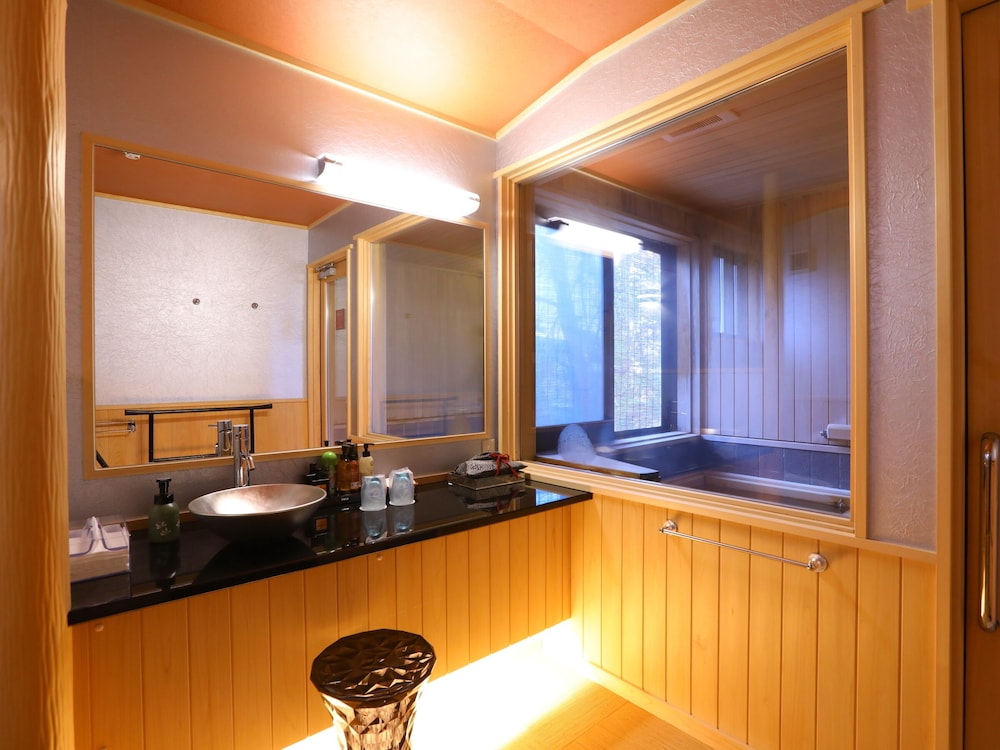 上林温泉　塵表閣　本店 松本・軽井沢