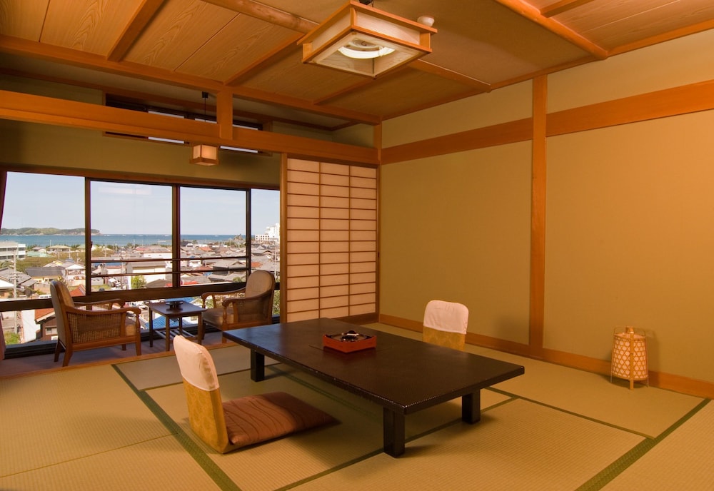 陽いずる紅の宿　勝浦観光ホテル 和歌山