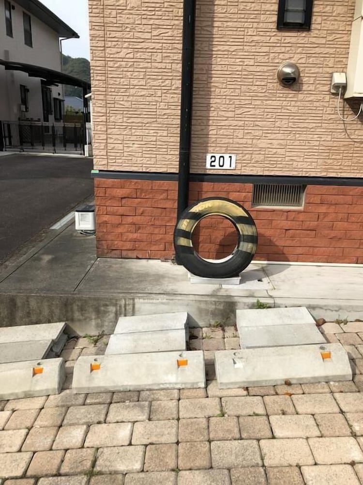 ミッドタウン サクラ アパートメント ハウス 201 和歌山