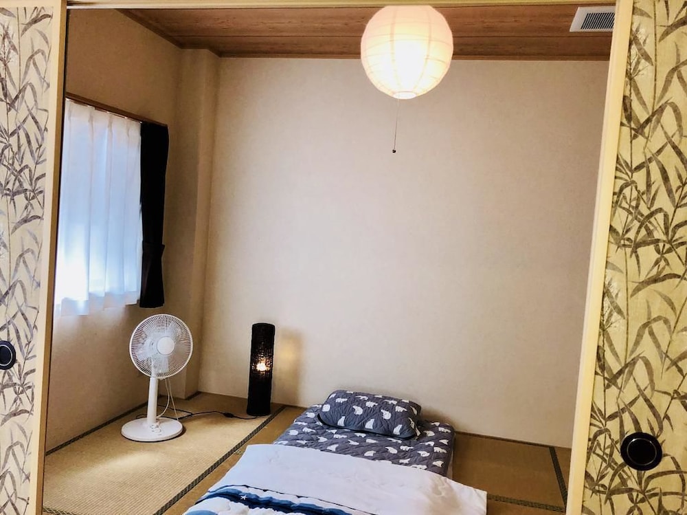 ミッドタウン サクラ アパートメント ハウス 201 和歌山