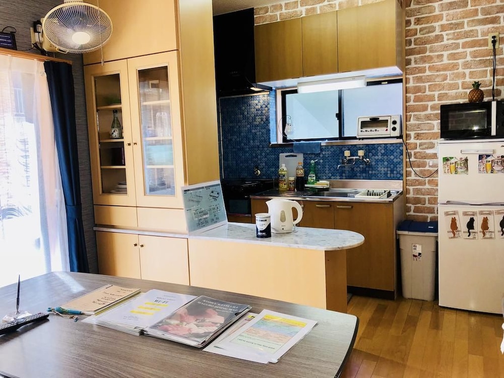 ミッドタウン サクラ アパートメント ハウス 201 和歌山