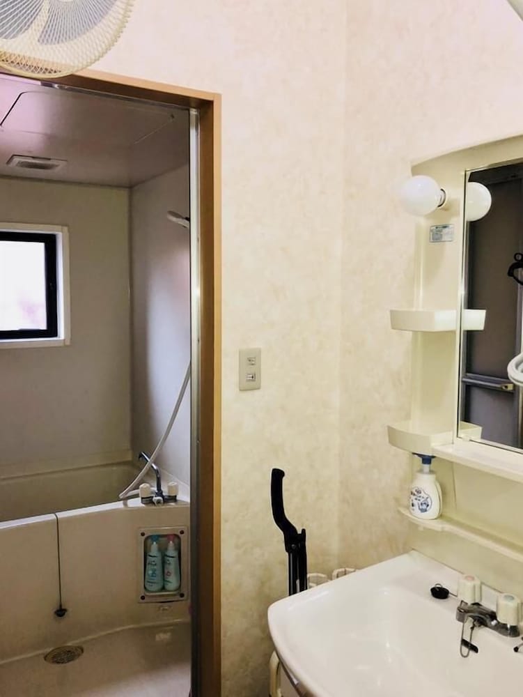 ミッドタウン サクラ アパートメント ハウス 201 和歌山