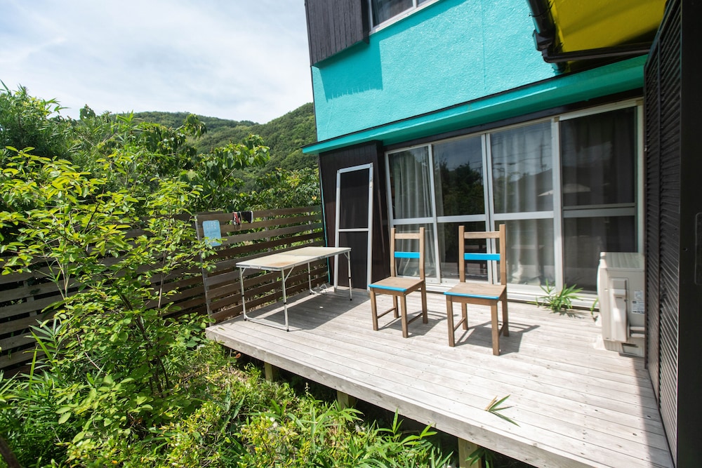 CAFE AND GUESTHOUSE 楓荘 和歌山