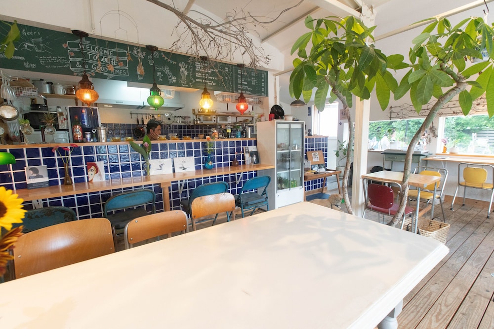 CAFE AND GUESTHOUSE 楓荘 和歌山