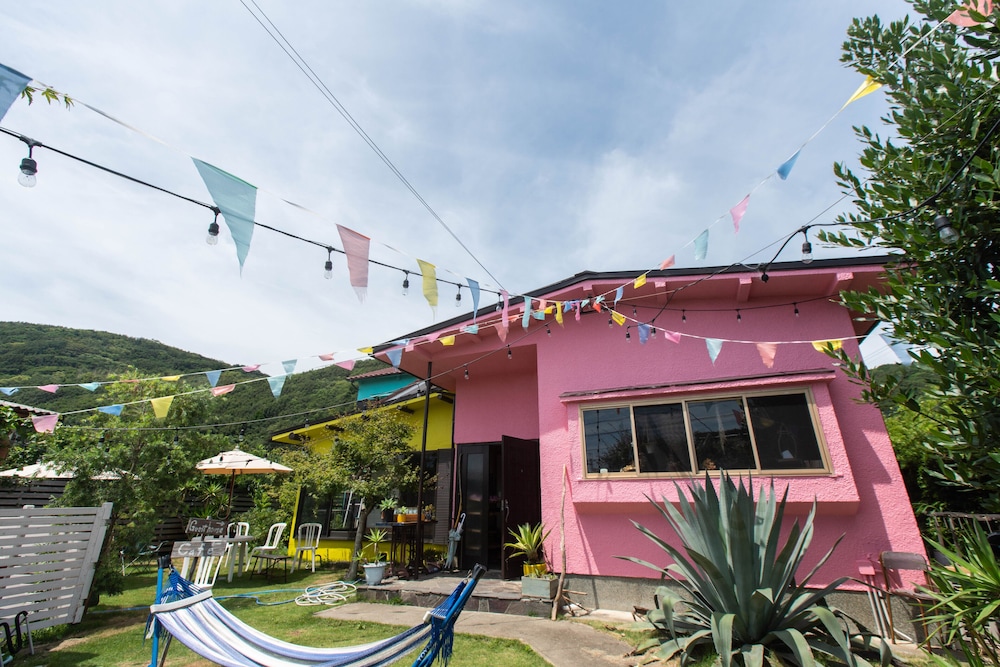 CAFE AND GUESTHOUSE 楓荘 和歌山