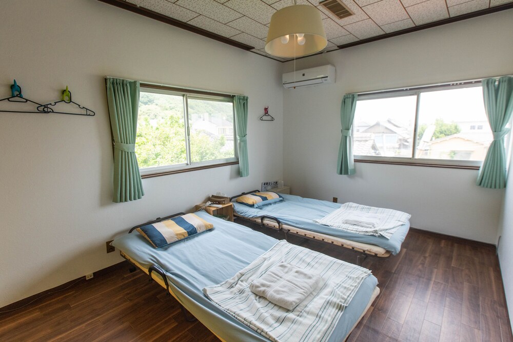 CAFE AND GUESTHOUSE 楓荘 和歌山