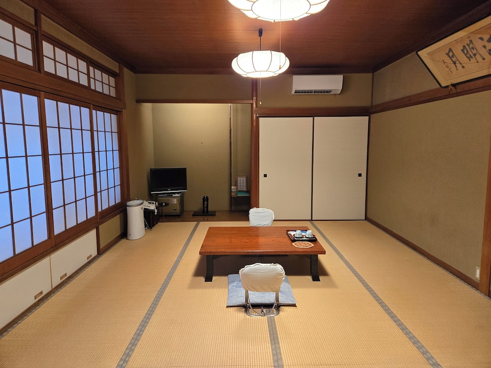 月本屋旅館 但馬