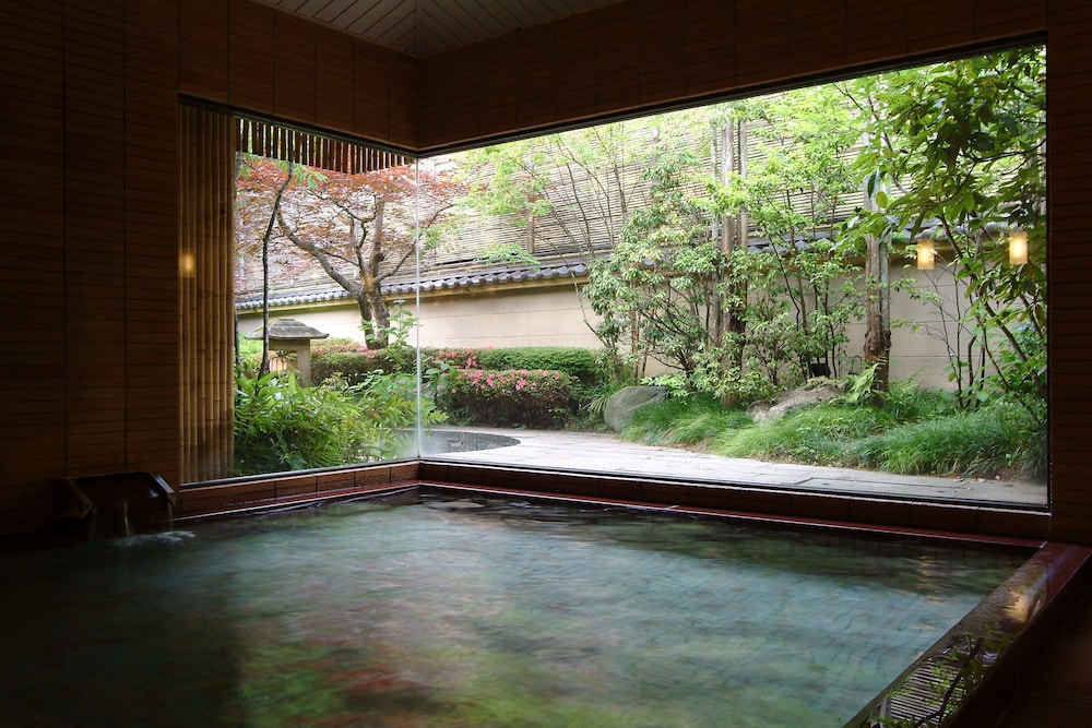 城崎温泉 西村屋本館 但馬