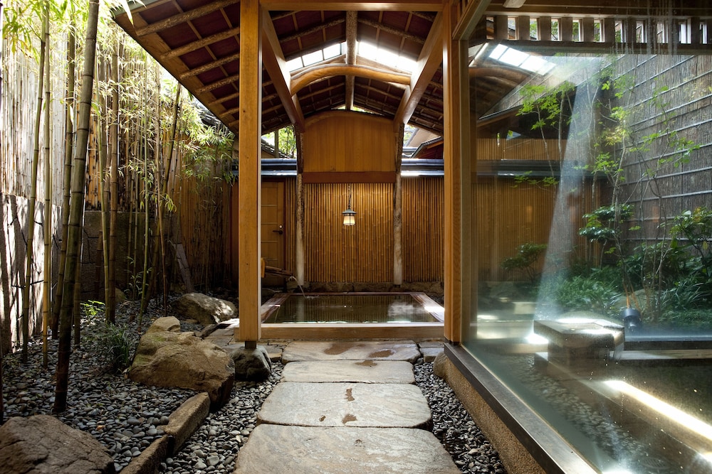 城崎温泉 西村屋本館 但馬