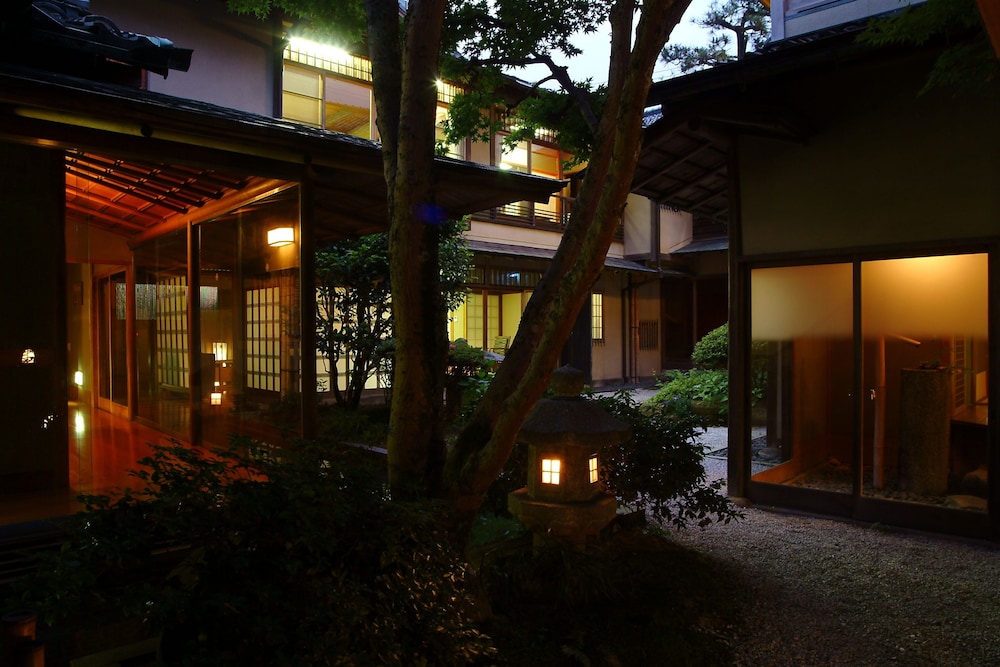 城崎温泉 西村屋本館 但馬