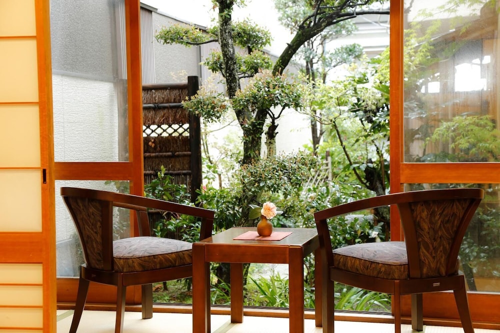 ぎゃらりーの宿 つばきの旅館 但馬