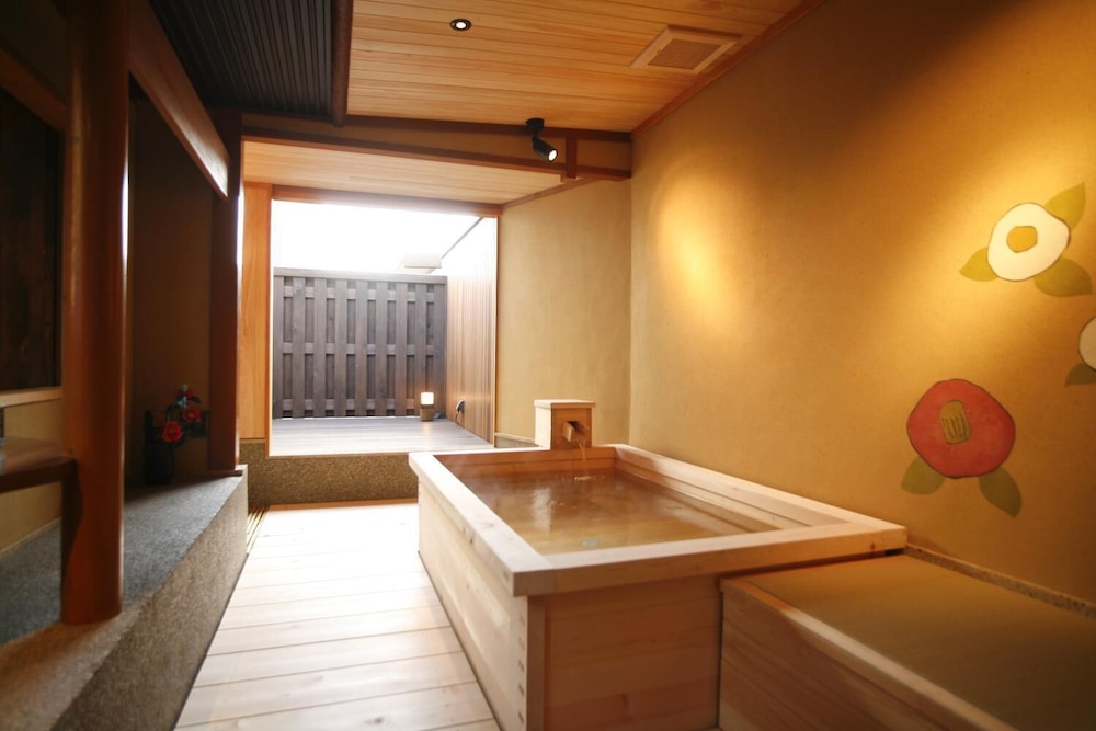 ぎゃらりーの宿 つばきの旅館 但馬