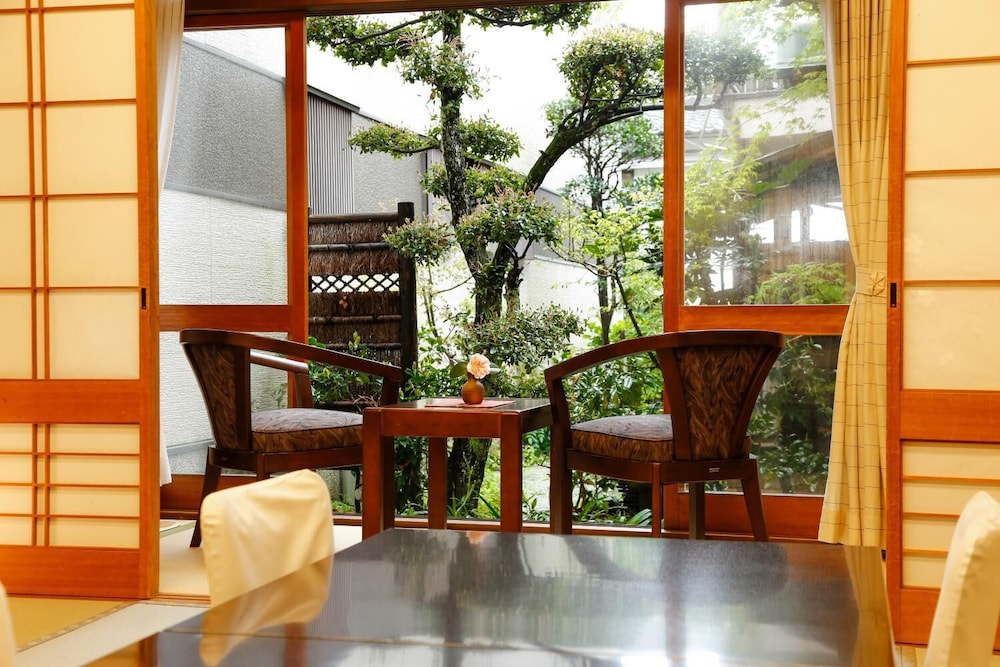 ぎゃらりーの宿 つばきの旅館 但馬