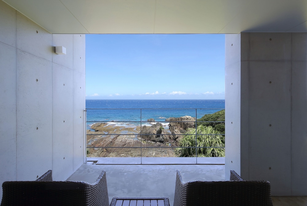 THE HOTEL YAKUSHIMA 屋久島