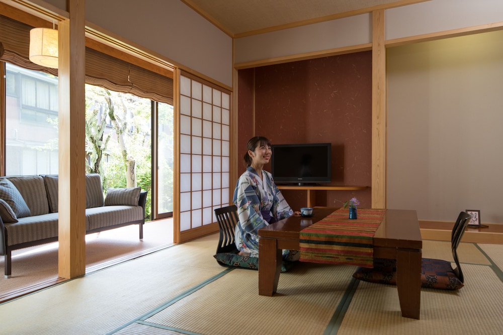 北山鉱泉　元祖仁右衛門家 富山