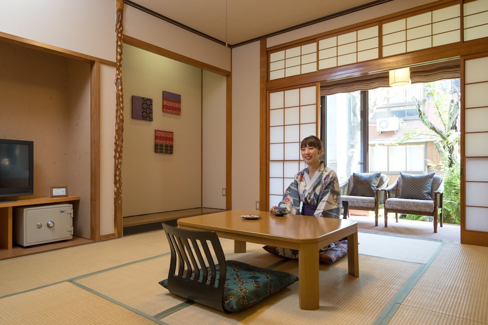 北山鉱泉　元祖仁右衛門家 富山