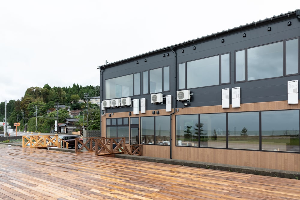 移り住みたくなる宿 イミグレ 富山