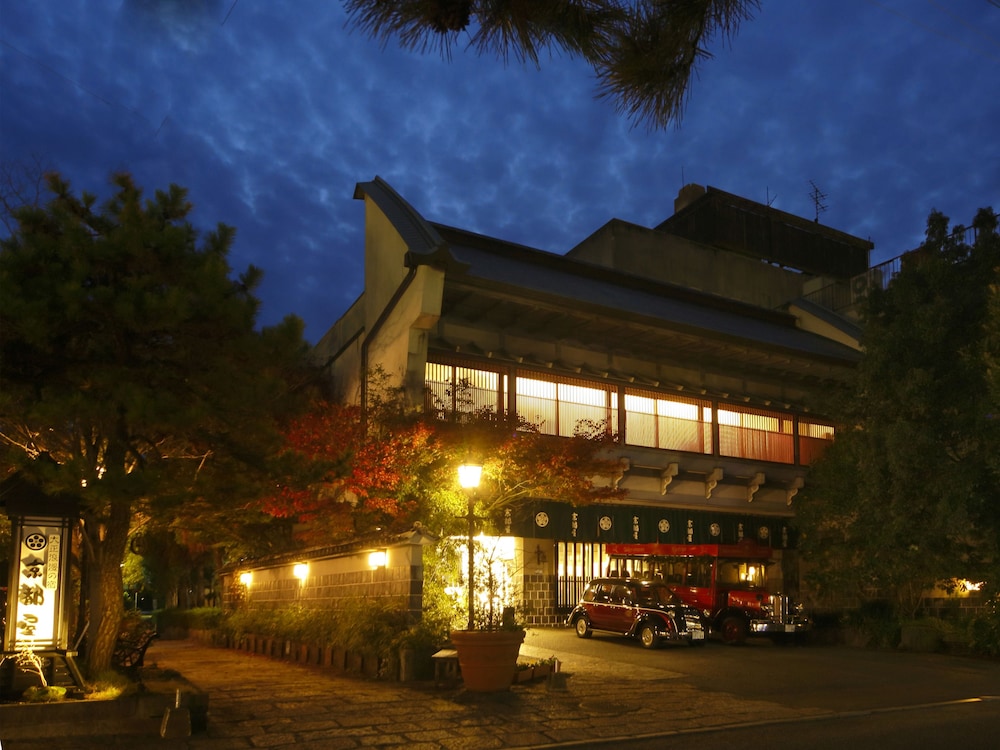 武雄温泉・大正浪漫の宿 京都屋 佐賀