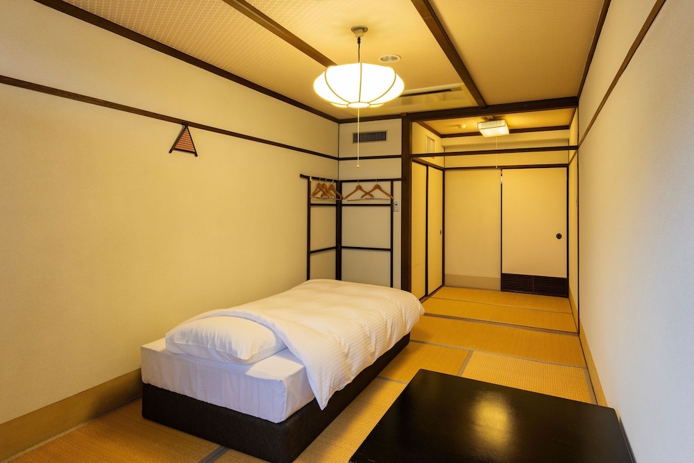 武雄温泉・大正浪漫の宿 京都屋 佐賀