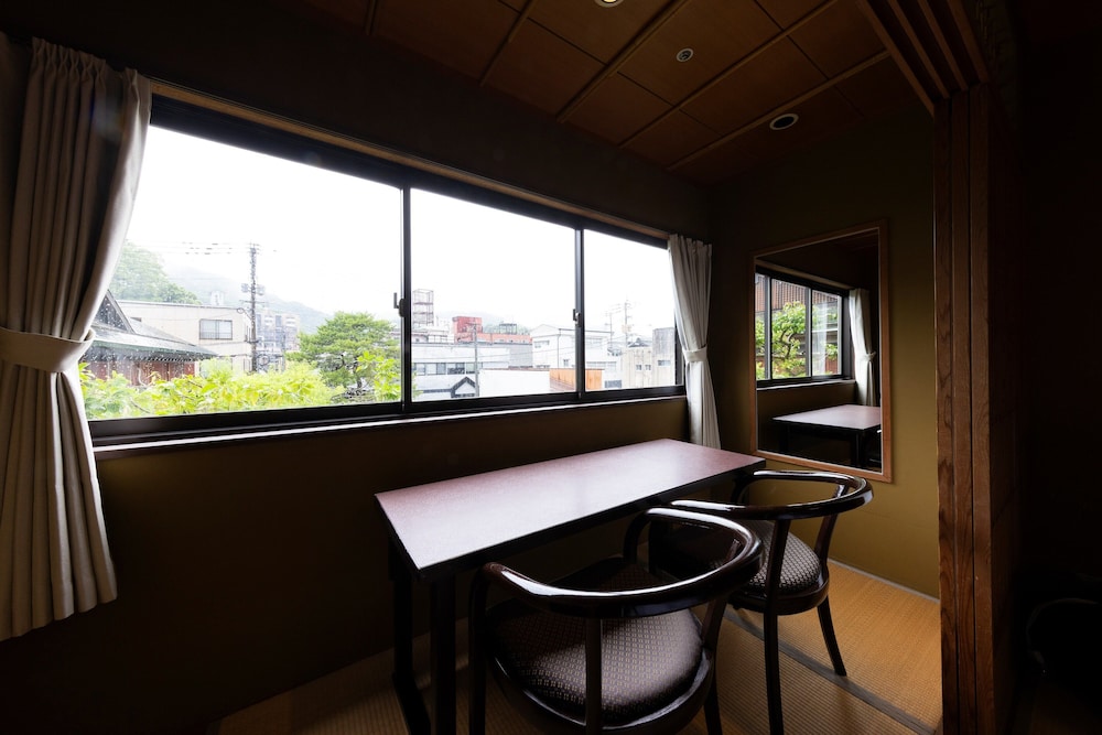 武雄温泉・大正浪漫の宿 京都屋 佐賀