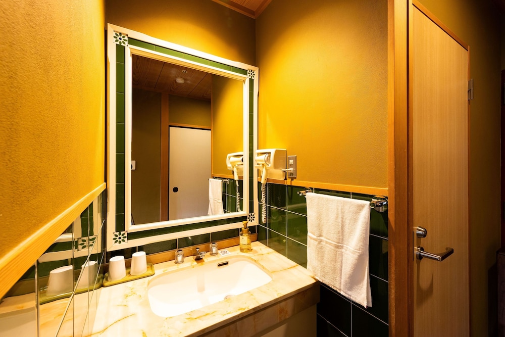 武雄温泉・大正浪漫の宿 京都屋 佐賀