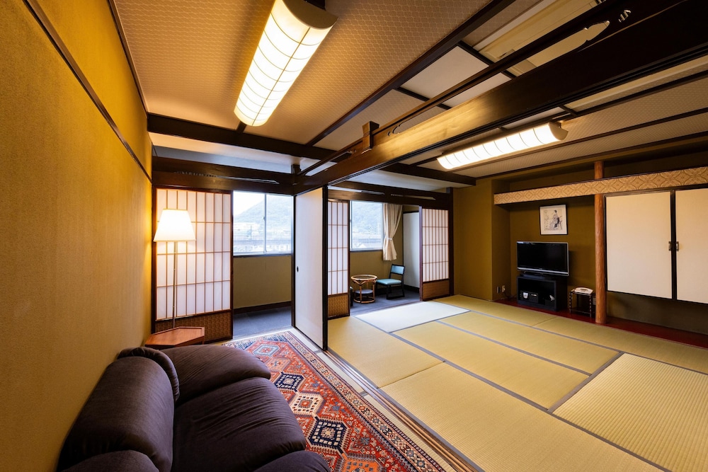 武雄温泉・大正浪漫の宿 京都屋 佐賀