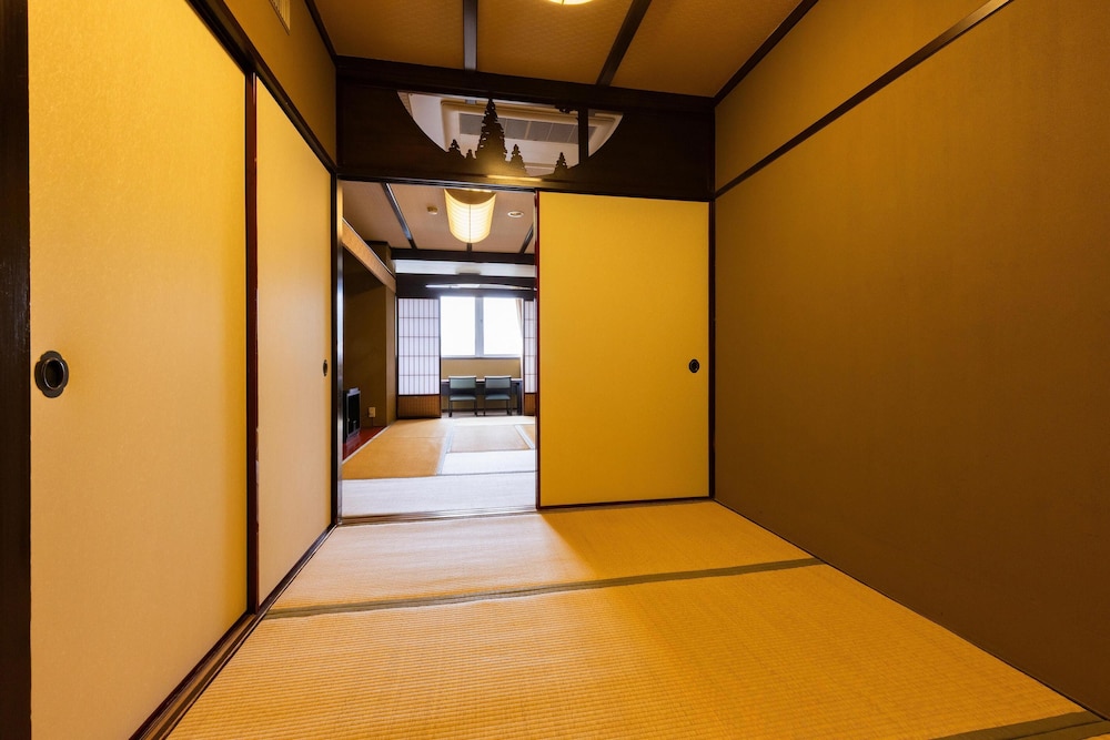 武雄温泉・大正浪漫の宿 京都屋 佐賀