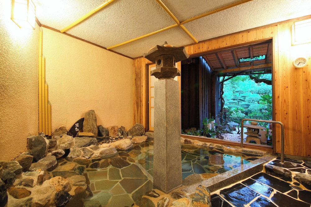 古湯温泉　鶴の恩返し　よみがえりの宿　鶴霊泉 佐賀