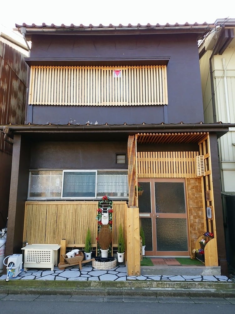 ゲスト HOUSE LOUNGE たき 福井
