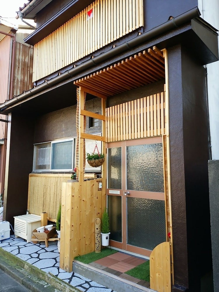 ゲスト HOUSE LOUNGE たき 福井